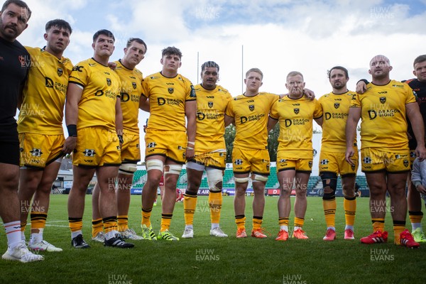 130925 - Dragons RFC v Scarlets - Pre Season Friendly - Dragons team huddle