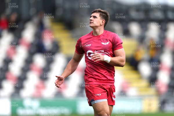 130925 - Dragons RFC v Scarlets - Preseason Friendly - Joe Hawkins of Scarlets warms up 