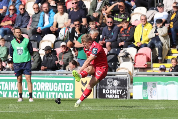 130925 - Dragons RFC v Scarlets - Preseason Friendly - Sam Costelow of Scarlets kicks the conversion