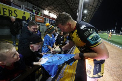 220325 - Dragons RFC v Ulster - United Rugby Championship - Elliot Dee of Dragons with fans at full time