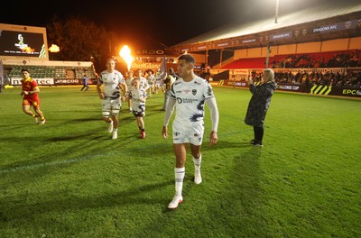 161026 - Dragons RFC v USA Perpignan - European Rugby Challenge Cup - Rio Dyer of Dragons runs out for his 100th appearance 