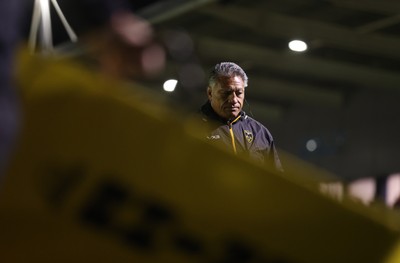 161026 - Dragons RFC v USA Perpignan - European Rugby Challenge Cup - Dragons Head Coach Filo Tiatia 