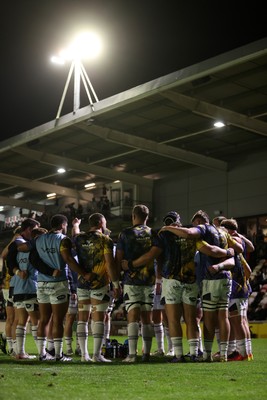161026 - Dragons RFC v USA Perpignan - European Rugby Challenge Cup - Dragons team huddle