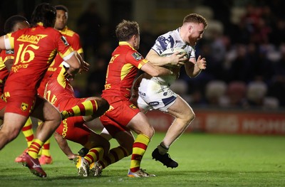 161026 - Dragons RFC v USA Perpignan - European Rugby Challenge Cup - Aneurin Owen of Dragons pushes forward to score a try