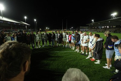161026 - Dragons RFC v USA Perpignan - European Rugby Challenge Cup - Dragons team huddle