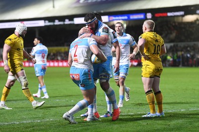 170426 - Dragons RFC v Vodacom Bulls - United Rugby Championship - Johan Grobbelaar of Bulls celebrates scoring a try with team mates