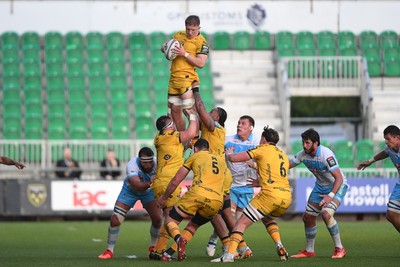 170426 - Dragons RFC v Vodacom Bulls - United Rugby Championship - Harry Beddall of Dragons wins the line-out