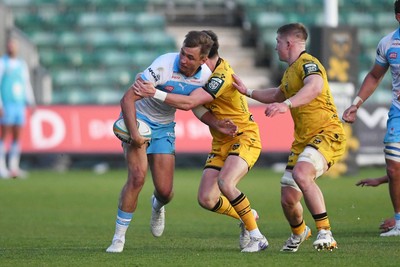 170426 - Dragons RFC v Vodacom Bulls - United Rugby Championship - David Kriel of Bulls is challenged by Niall Armstrong of Dragons
