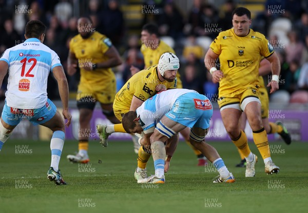 170426 - Dragons v Vodacom Bulls - United Rugby Championship - Harrison Keddie of Dragons is tackled by Cameron Hanekom of Bulls 