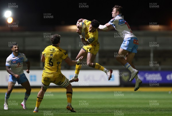 170426 - Dragons v Vodacom Bulls - United Rugby Championship - Rio Dyer of Dragons gets the high ball