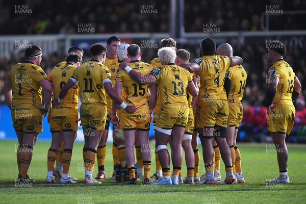 170426 - Dragons RFC v Vodacom Bulls - United Rugby Championship - Dragons huddle