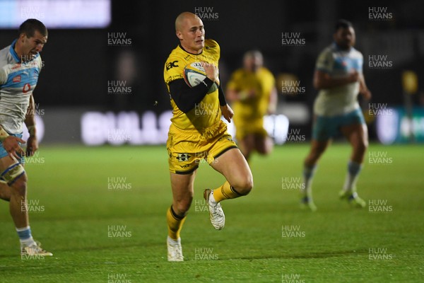 170426 - Dragons RFC v Vodacom Bulls - United Rugby Championship - Jared Rosser of Dragons