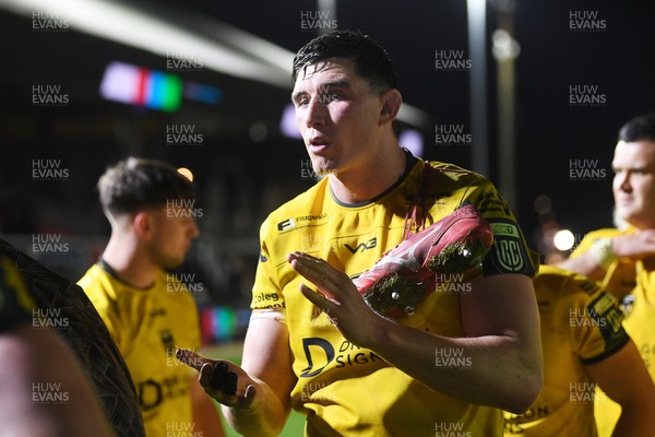 170426 - Dragons RFC v Vodacom Bulls - United Rugby Championship - Dejected Seb Davies of Dragons at full time