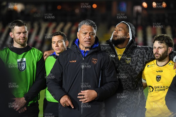 170426 - Dragons RFC v Vodacom Bulls - United Rugby Championship - Dragons head coach, Filo Tiatia leads his sides huddle at full time