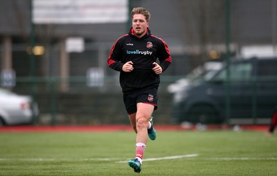 Dragons Rugby train with Welsh Guards 050219