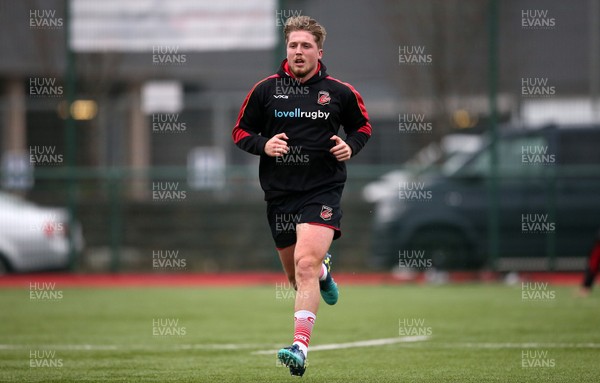 050219 - Dragons Rugby train with the Welsh Guards - Tyler Morgan