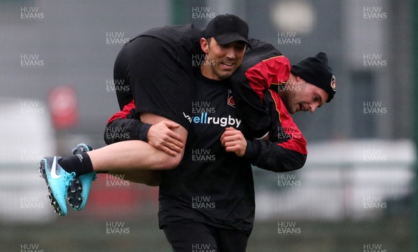 050219 - Dragons Rugby train with the Welsh Guards - Gavin Henson and Josh Lewis
