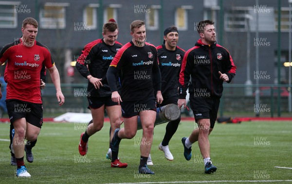 050219 - Dragons Rugby train with the Welsh Guards - 
