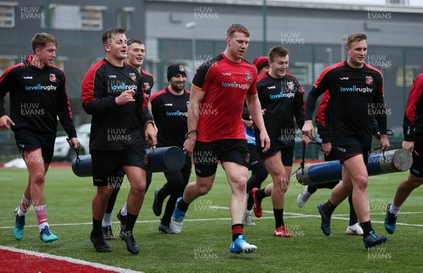 050219 - Dragons Rugby train with the Welsh Guards - 