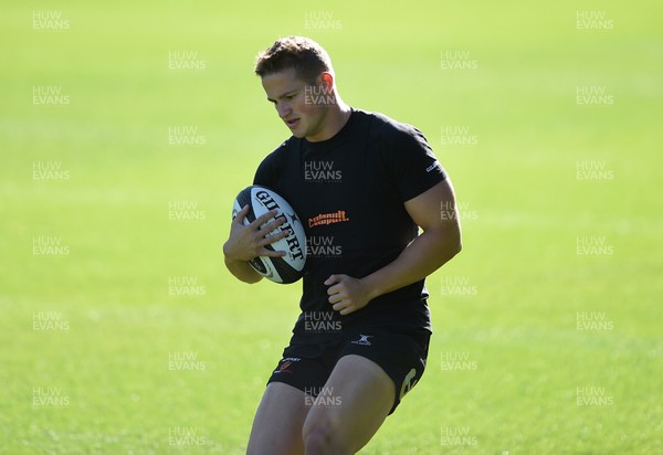 010917 - Dragons Rugby Training - Hallam Amos during training