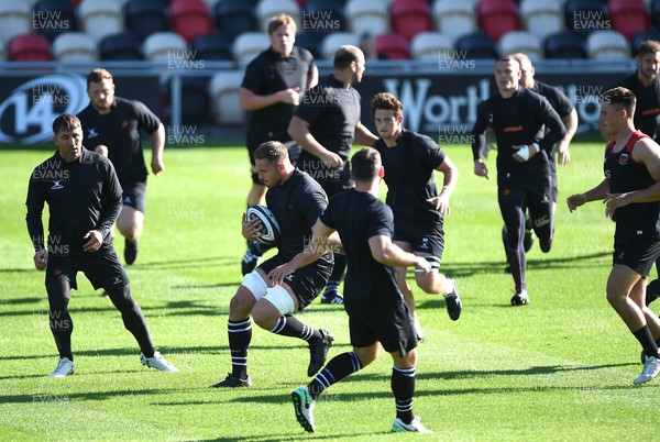 010917 - Dragons Rugby Training - Harrison Keddie during training