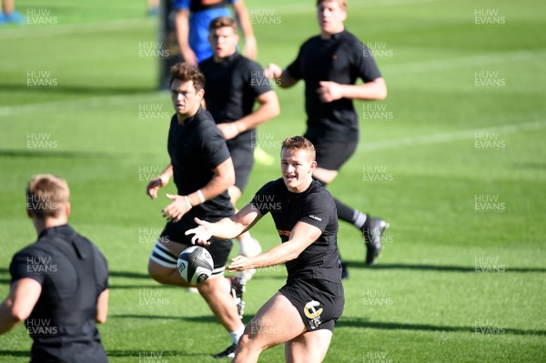 010917 - Dragons Rugby Training - Hallam Amos during training