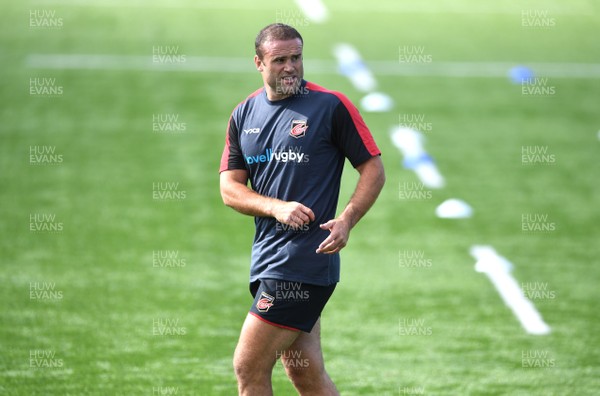 030820 - Dragons Rugby Training - Jamie Roberts during training