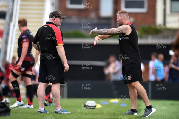 070818 - Dragons Rugby Training - Bernard Jackman and Ross Moriarty during training