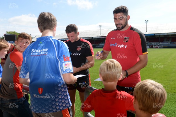 070818 - Dragons Rugby Training - Cory Hill meets fans after training