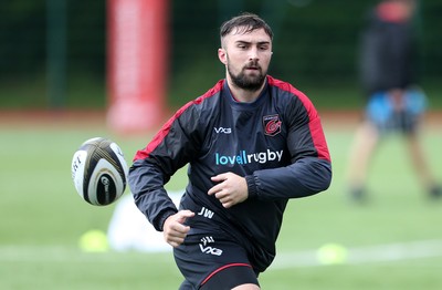 081019 - Dragons Rugby Training - Jordan Williams during training