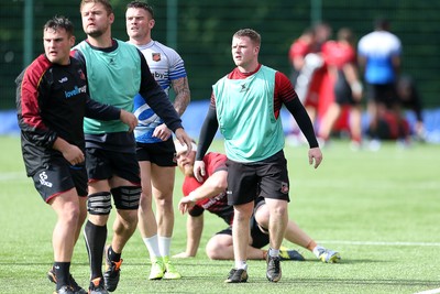 081019 - Dragons Rugby Training - Dan Babos during training