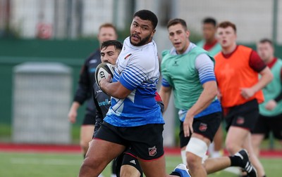 081019 - Dragons Rugby Training - Leon Brown during training