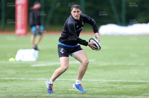 081019 - Dragons Rugby Training - Sam Davies during training