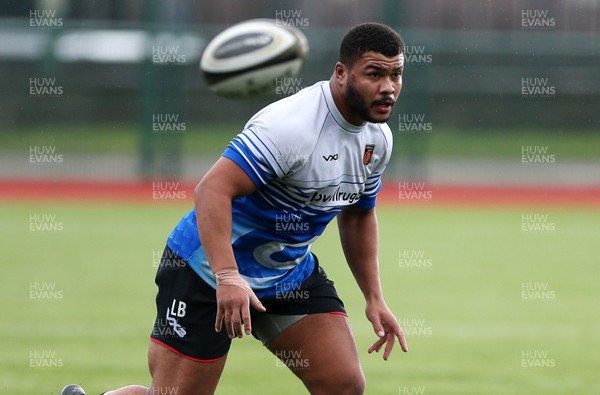 081019 - Dragons Rugby Training - Leon Brown during training