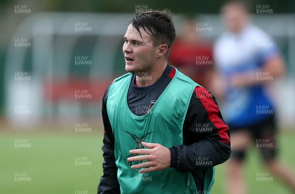 081019 - Dragons Rugby Training - Tom Hoppe during training