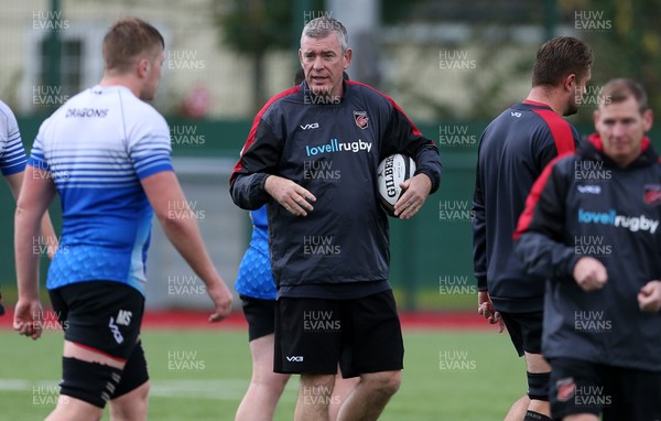 081019 - Dragons Rugby Training - Dean Ryan during training