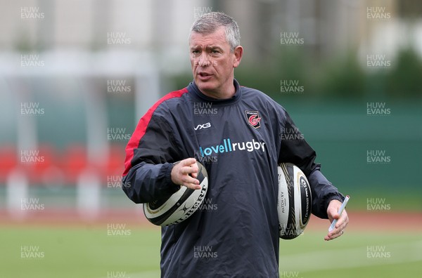 081019 - Dragons Rugby Training - Dean Ryan during training