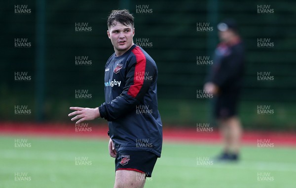 081019 - Dragons Rugby Training - Tom Hoppe during training