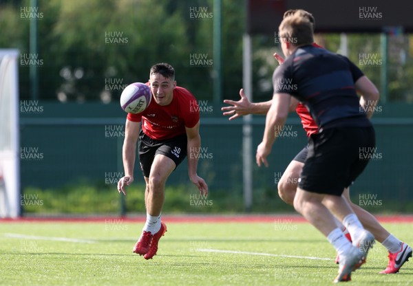 170920 - Dragons Rugby Training - Sam Davies during training before their clash with Bristol in the European Challenge Cu tomorrow (18th September)