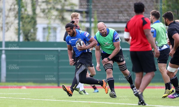 190917 - Dragons Rugby Training - Thretton Palamo during training