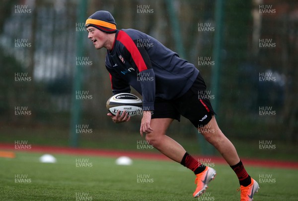 280120 - Dragons Rugby Training - Jared Rosser during training
