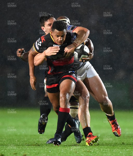 300917 - Dragons Rugby v Southern Kings - Guinness PRO14 - Ashton Hewitt of Dragons is tackled by Andisa Ntsila and Stephan Greeff of Southern Kings