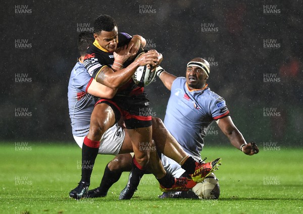 300917 - Dragons Rugby v Southern Kings - Guinness PRO14 - Ashton Hewitt of Dragons is tackled by Andisa Ntsila and Stephan Greeff of Southern Kings