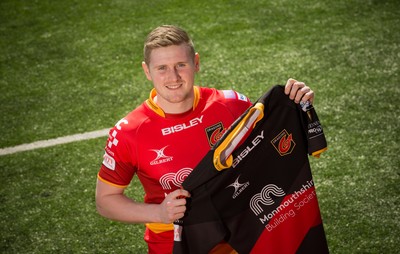 010518 - New Dragons Player Signing - Dafydd Howells