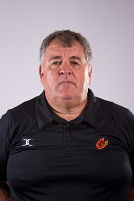 220815 - Newport Gwent Dragons Squad Portraits, 2015-16 season -Jeremy Vizard