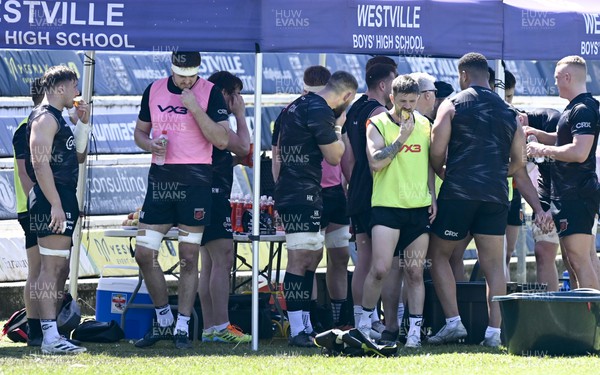 290322 - Dragons Training at Westville Boys' High School in Durban - Players take a break during training