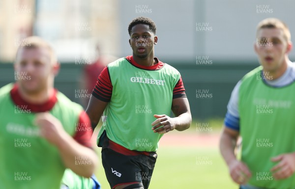 010419 - Dragons Training Session - Max Williams during training session ahead of travelling to South Africa
