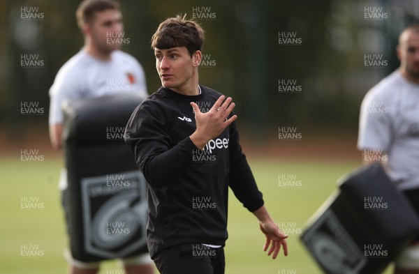 231121 - Dragons Training Session - Gonzalo Bertranou of Dragons during a training session