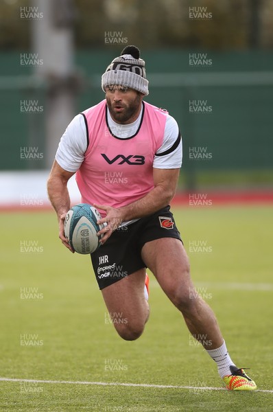 231121 - Dragons Training Session - Jamie Roberts of Dragons during a training session