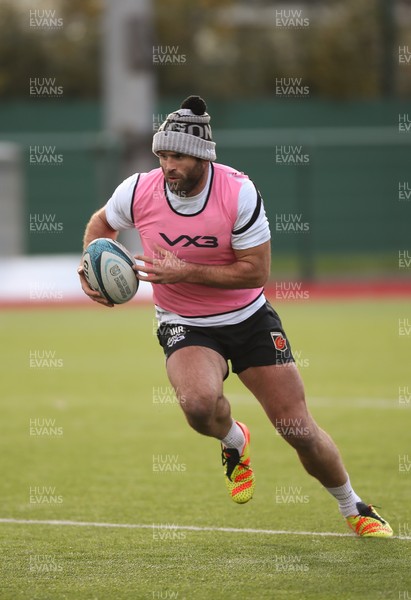 231121 - Dragons Training Session - Jamie Roberts of Dragons during a training session